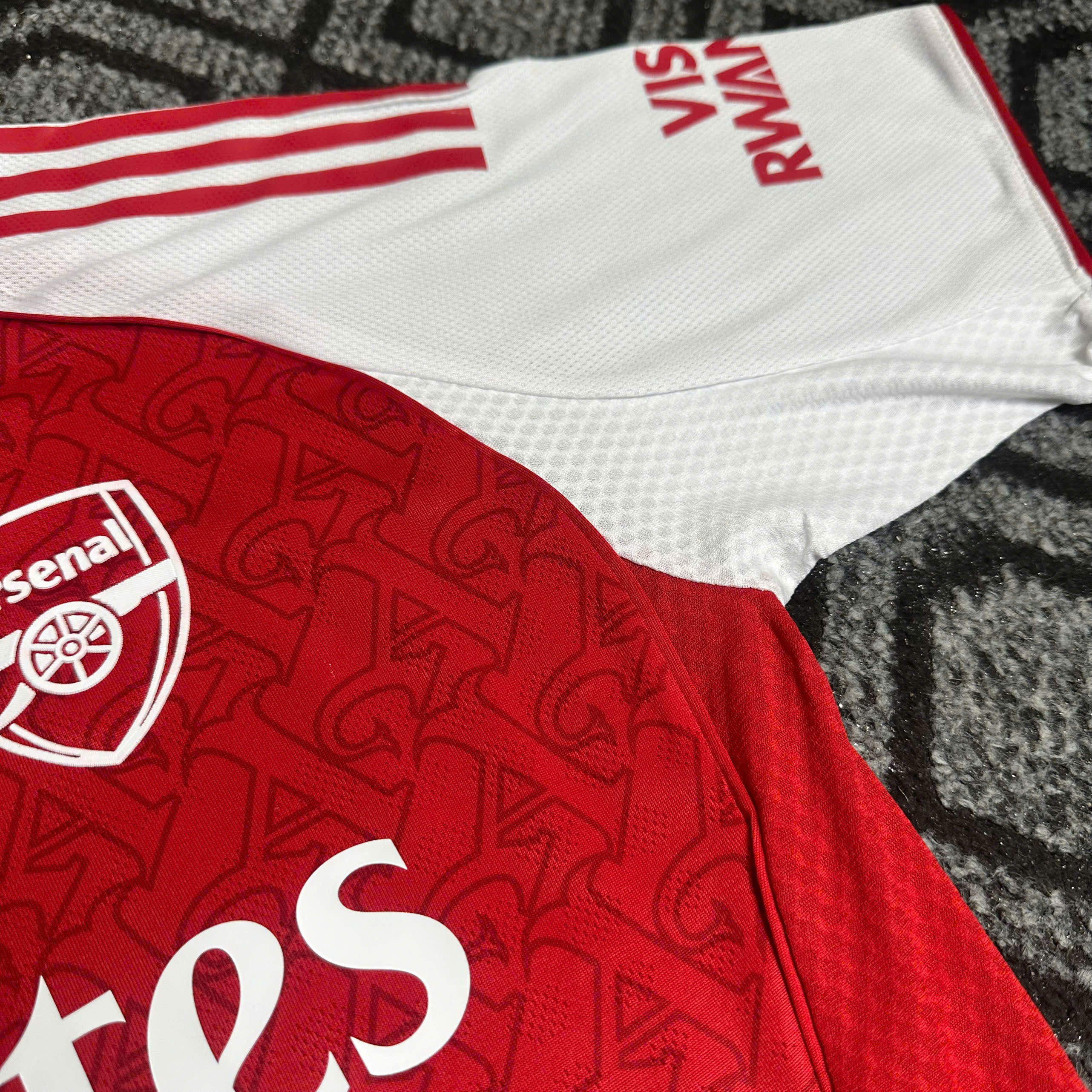 Arsenal 2025/2026 Home Set (Adults and Kids) image 4