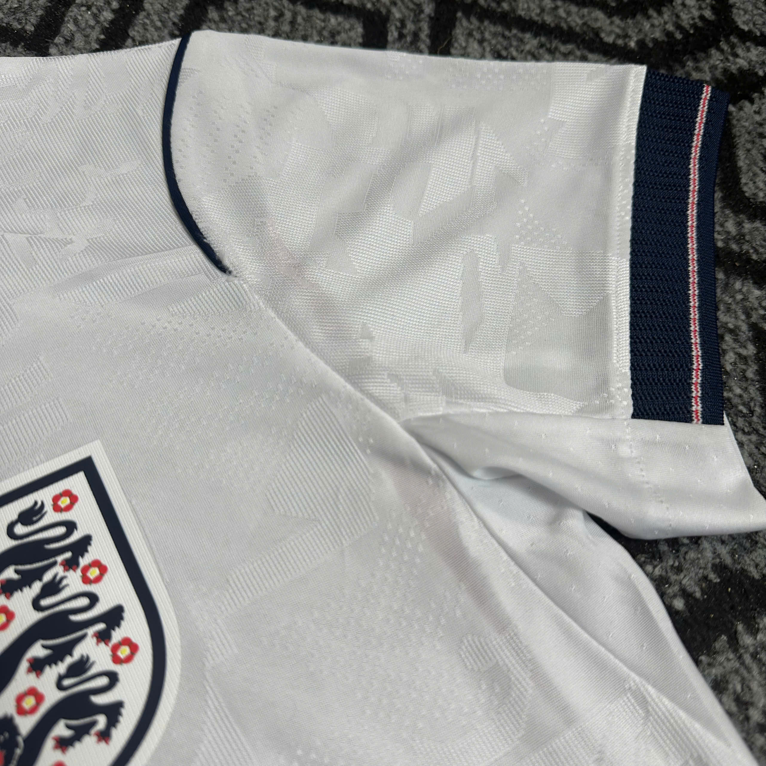 England 2026 Home Set (Adults and Kids) image 2
