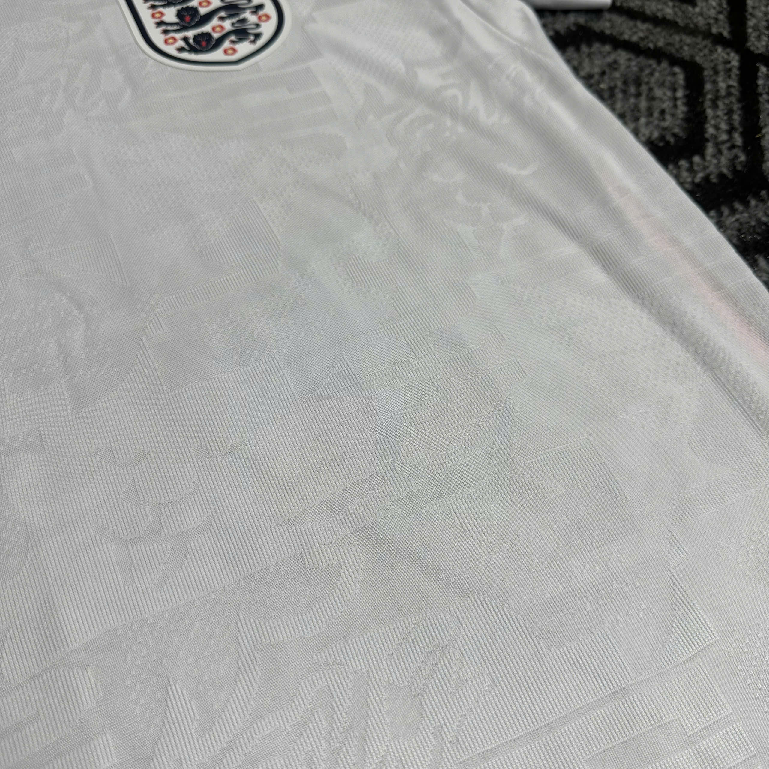 England 2026 Home Set (Adults and Kids) image 5